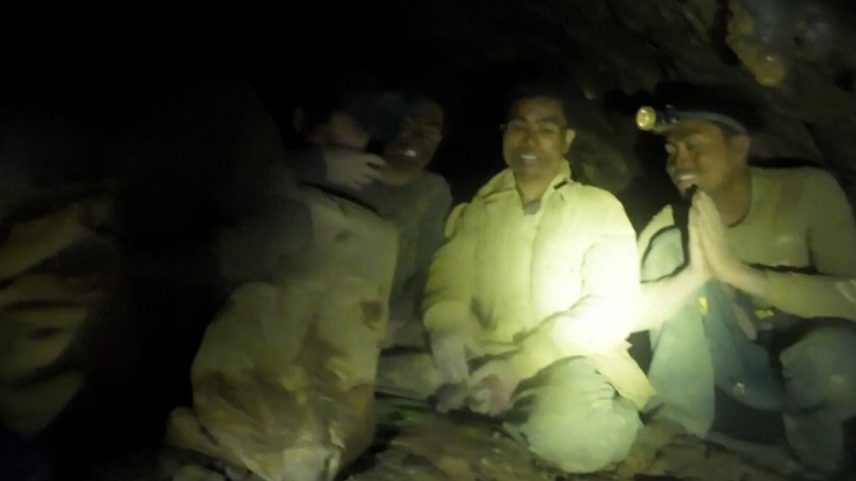 Homens ficam encurralados numa caverna enquanto procuravam ouro