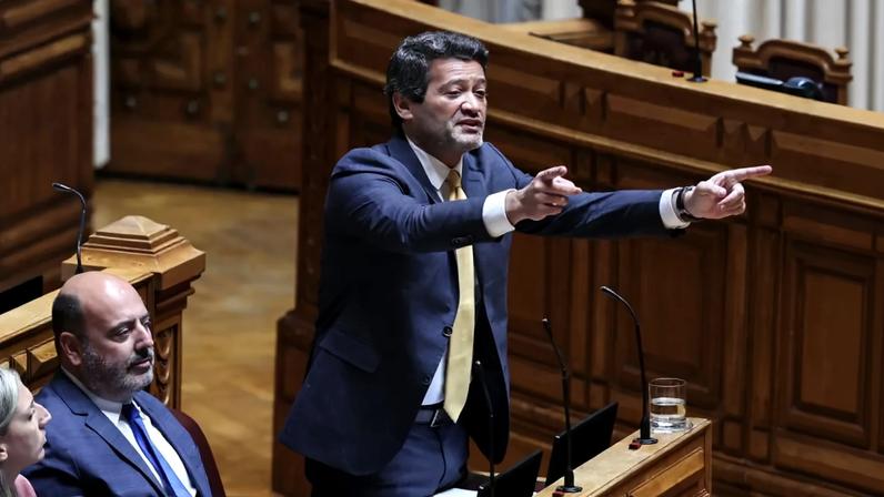 Ventura mantém reforma aos 65 anos; PSD acusa risco para o futuro dos jovens