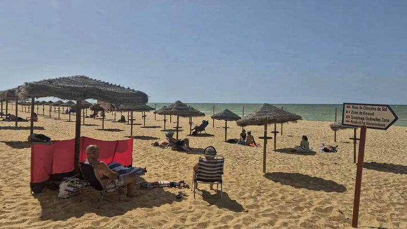 Nadadores Salvadores defendem vigilância das praias para além da época balnear
