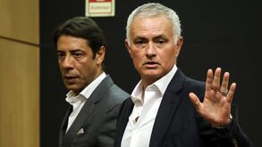 José Mourinho recebe proposta para renovar contrato