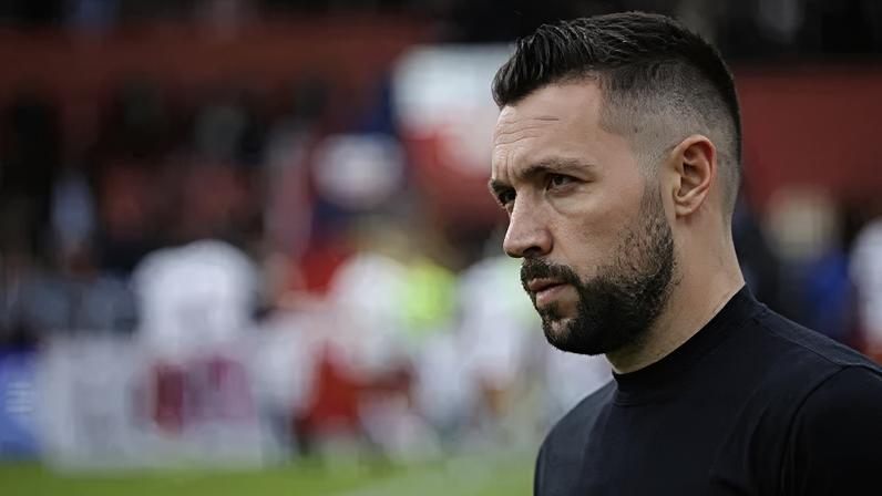 Farioli aponta erros da equipa e lamenta derrota do FC Porto com três golos
