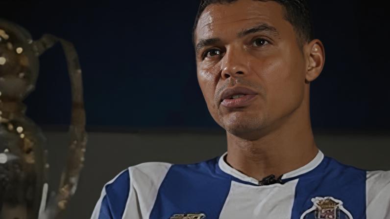 Villas-Boas envia mensagem a Thiago Silva; FC Porto mantém portas abertas
