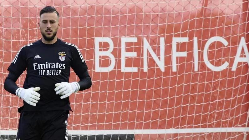 Helton Leite: no Benfica é obrigatório ser campeão; não vencer custa caro