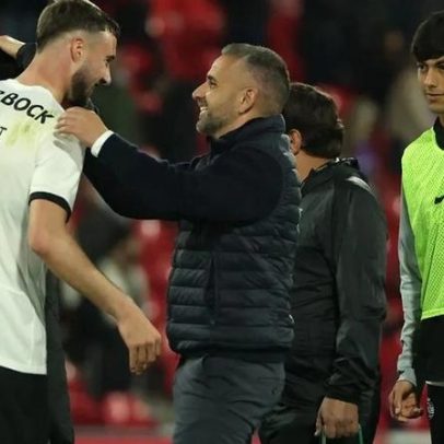 Debast pode regressar à competição ainda na fase de grupos do Mundial