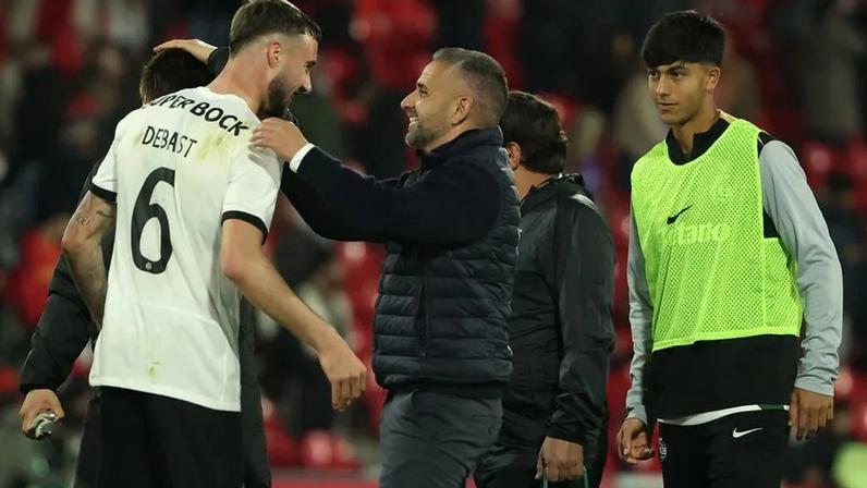 Zeno Debast lesionou-se na fase final da época