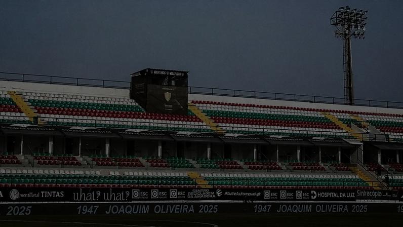 Estádio José Gomes, casa do E. Amadora
