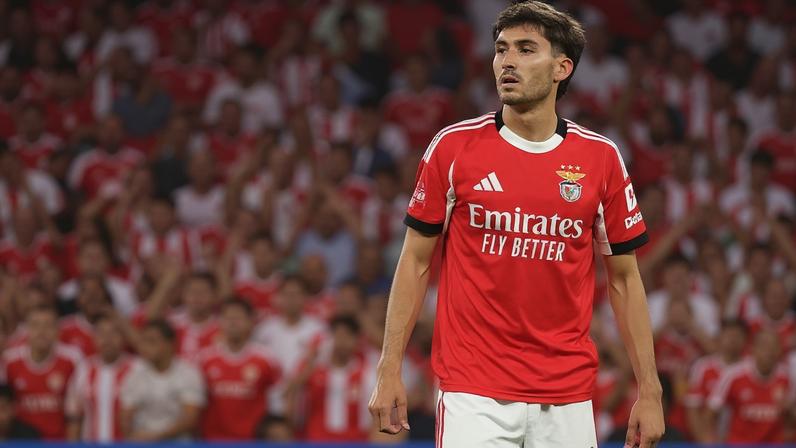 Torino pretende negociar Obrador, mas depende do treinador do Benfica