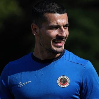 Gençlerbirliği não paga 3,5 milhões e Ricardo Velho regressa ao Farense