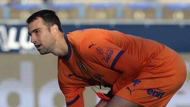 Carevic pode desfalcar o Famalicão devido a propostas de clubes