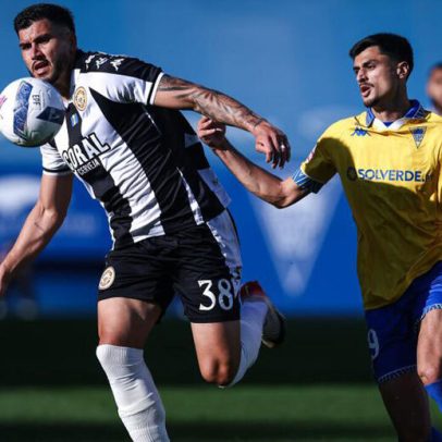 Nacional faz último treino antes do jogo com o Santa Clara nos Açores