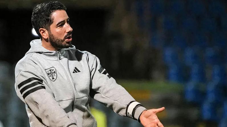 Farioli esteve num clube equiparável ao Casa Pia, diz João Pereira