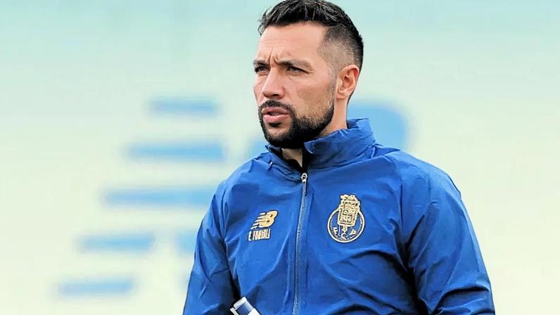 Farioli convoca dois jogadores da equipa B para jogo com Santa Clara