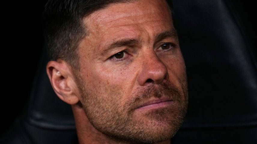 Xabi Alonso perto de treinar Chelsea, avançam relatos britânicos