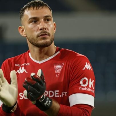 Martin Turk fica de fora de Alverca por precaução após toque no treino