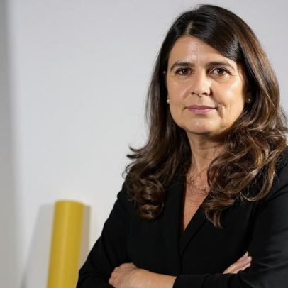 Helena Costa sobre Ian Cathro: contrato vigente, Estoril com cadeiras à venda