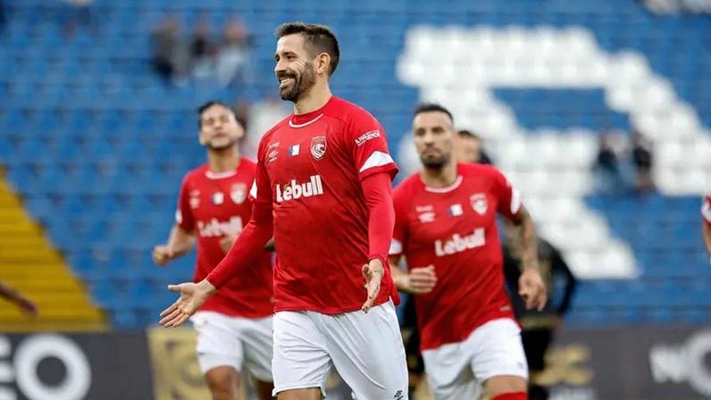 Frederico Venâncio celebra golo ao Casa Pia