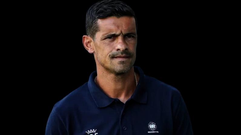 Tondela quer Ricardo Costa; treinador já pediu saída ao Feirense