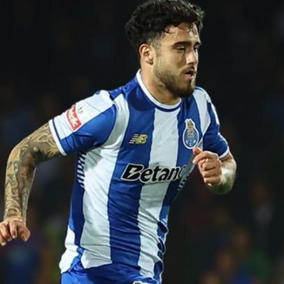 Ángel Alarcón finta o destino, mas fica sem medalha