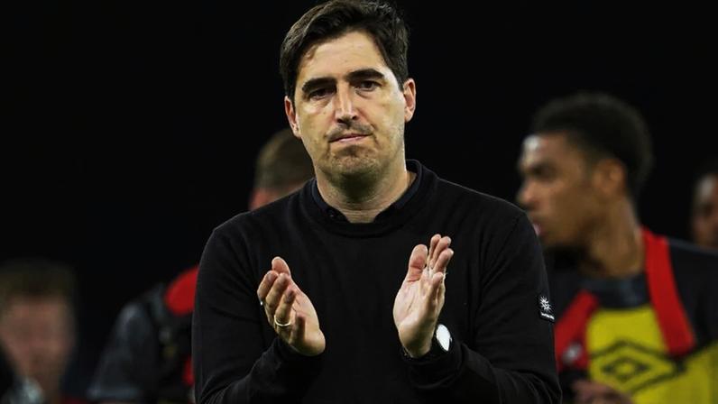 Iraola cobiçado: Crystal Palace e Leverkusen apostam no treinador espanhol