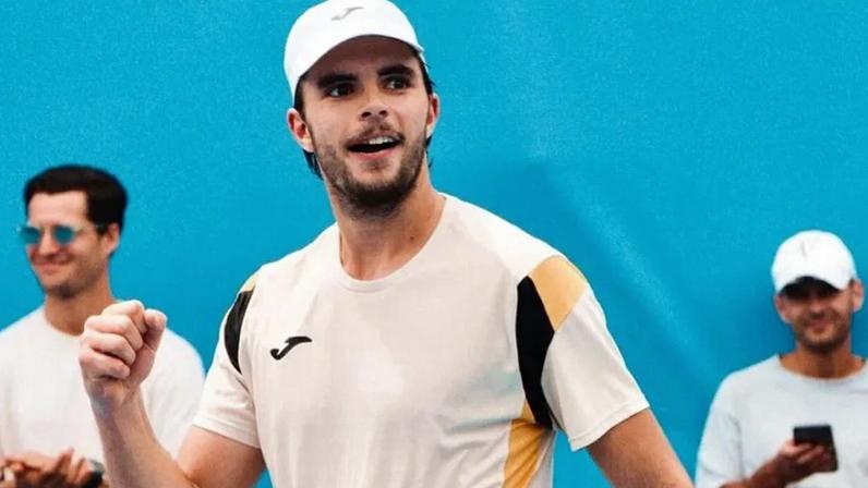 Jaime Faria sobe 17 lugares no ranking ATP