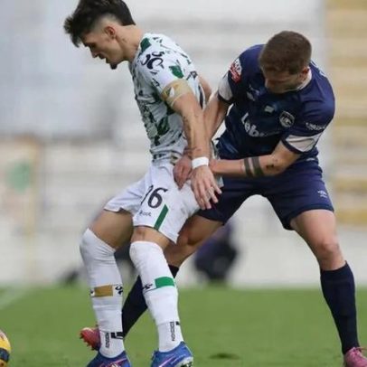 Dinis Pinto fica com férias condicionadas