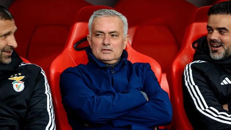Mourinho leva adjuntos para Madrid