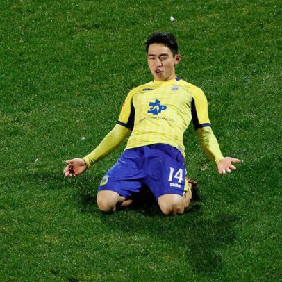Todos de férias, Hyunju fica a trabalhar