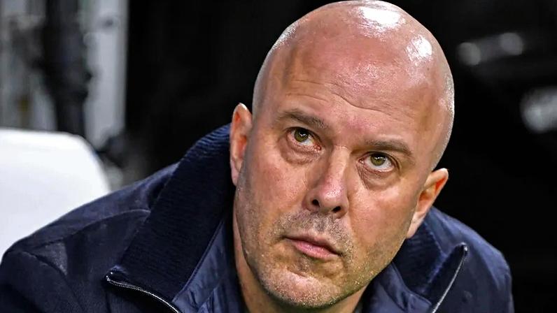 Arne Slot deixa o Liverpool