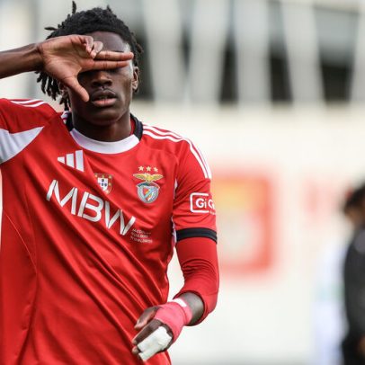 Jaden Umeh convocado à seleção principal da Irlanda pela primeira vez