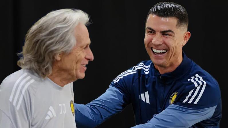 Jorge Jesus e Cristiano Ronaldo bem-dispostos