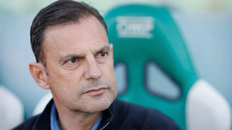 Sotiris Silaidopoulos mantém-se em Vila do Conde
