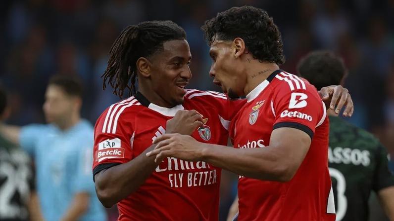 Plano mantém miolo do Benfica intocável, Ríos em alerta