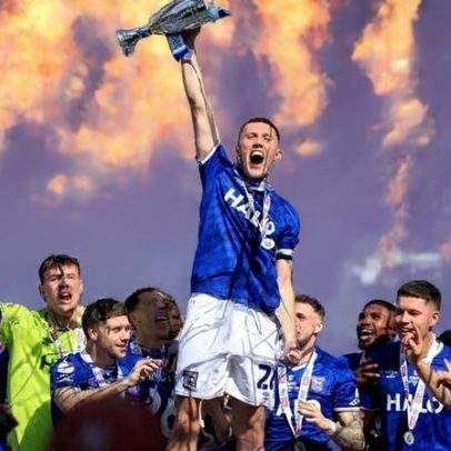 Ipswich junta-se ao Coventry e confirma regresso à Premier League