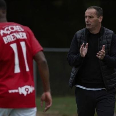 Petit admite que expulsão de jogador do Arouca foi precipitada pelo árbitro