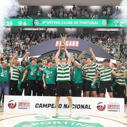 Carlos Silva celebra tricampeonato do Sporting em andebol