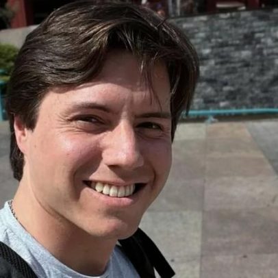 Escritor Afonso Reis Cabral vive numa antiga loja de sapatos no Colombo