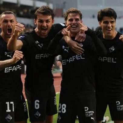 Académica vence Varzim 1-0 e continua à espera da vitória