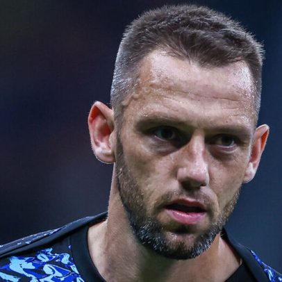 Italianos afirmam interesse do Benfica em Stefan de Vrij