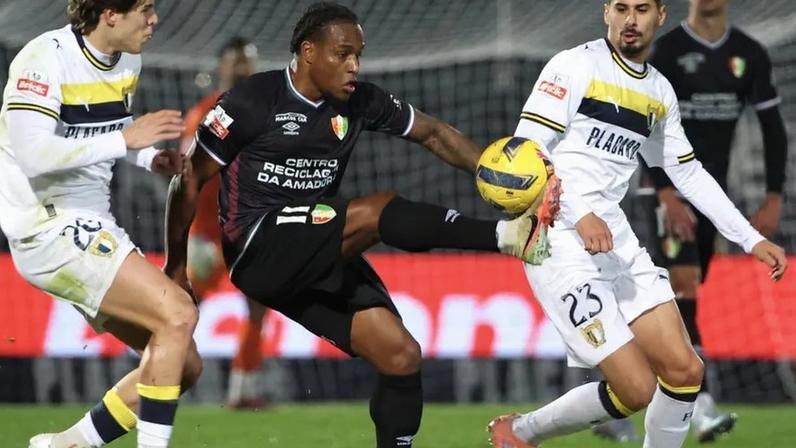 Liga tenta alterações à próxima jornada enquanto negociações seguem em curso