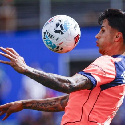 Barcelona define condições para a contratação definitiva de Cancelo