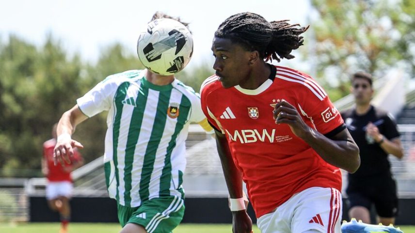 Umeh desperta expetativa na Irlanda como goleador natural