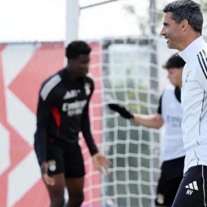 Nélson Veríssimo renova contrato com Benfica e continua nas águias