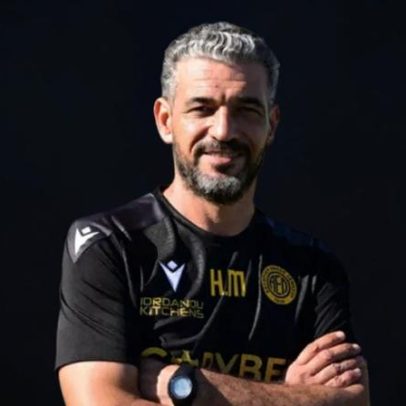 Hugo Martins renova com o AEL Limassol