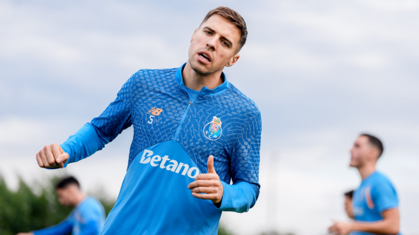 Bednarek na sessão de treino do FC Porto no dia seguinte ao assalto