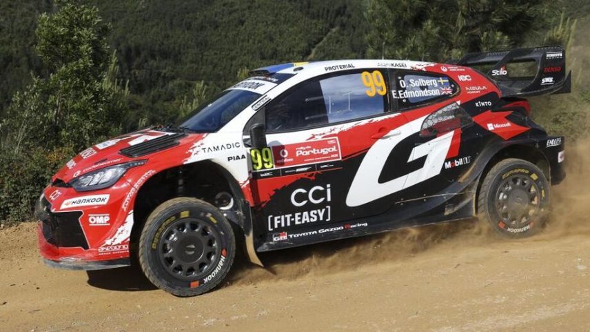 Oliver Solberg saltou do 4.º ao 1.º lugar no último troço da manhã