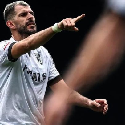 Nélson Oliveira reage a V. Guimarães e diz ter sido afastado por defender colega