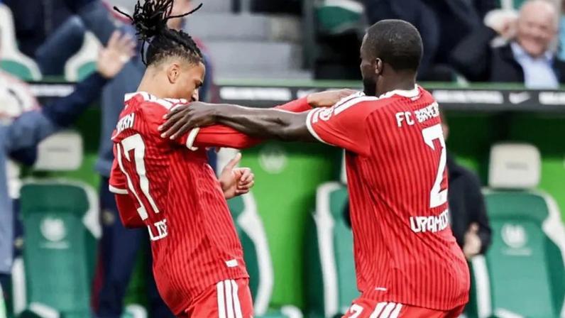 Olise marcou o único golo do Bayern Munique frente ao Wolfsburgo