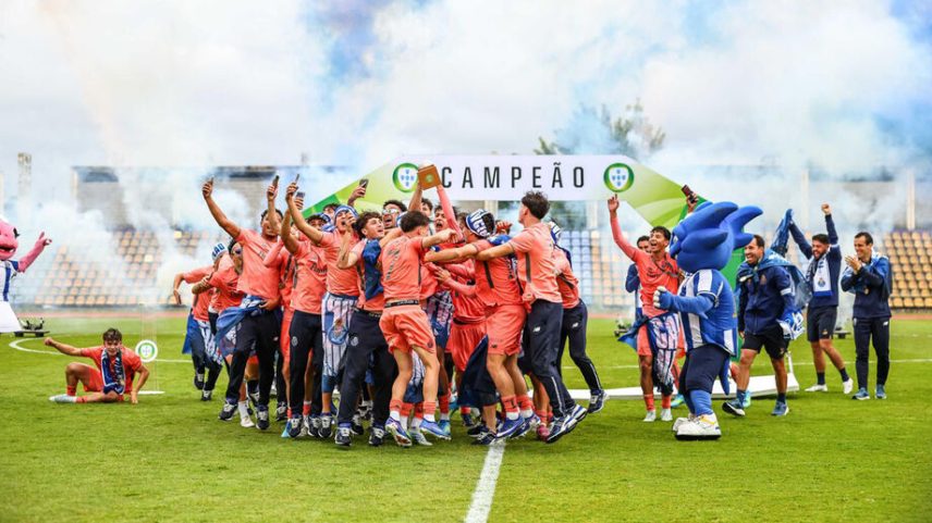 Duarte Cunha decide FC Porto diante do Famalicão (3-2)