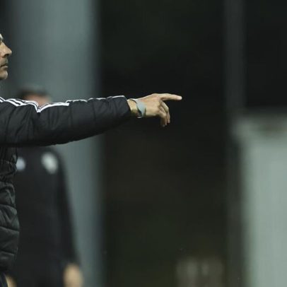 Nélson Veríssimo denuncia arbitragem do Benfica B: fomos empurrados para trás