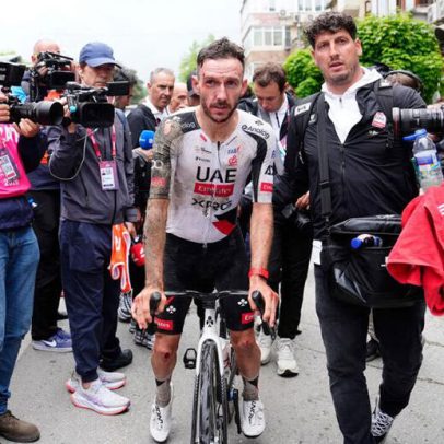 Adam Yates desiste do Giro após revelar concussão cerebral